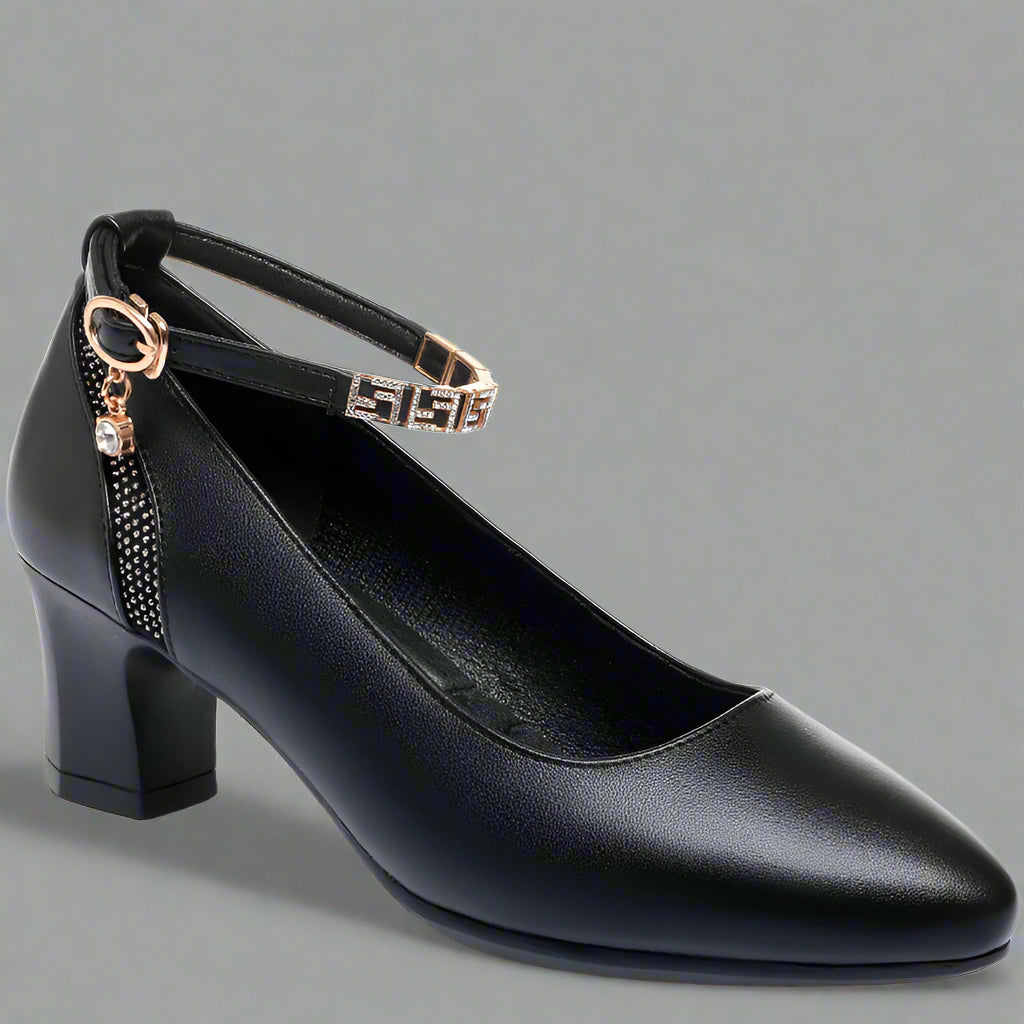 Zymara | Pumps made from premium patent leather for your office style